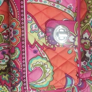 (NWT) Vera Bradley pink swirls turnlock wallet